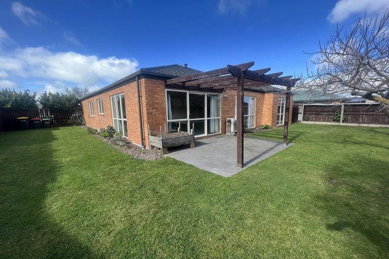 Photo of property in 6 Blue Gum Place, New Brighton, Christchurch, 8083