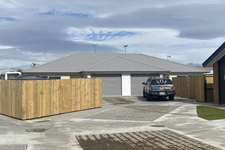 Photo of property in 1 Keitha Place, Glenview, Hamilton, 3206