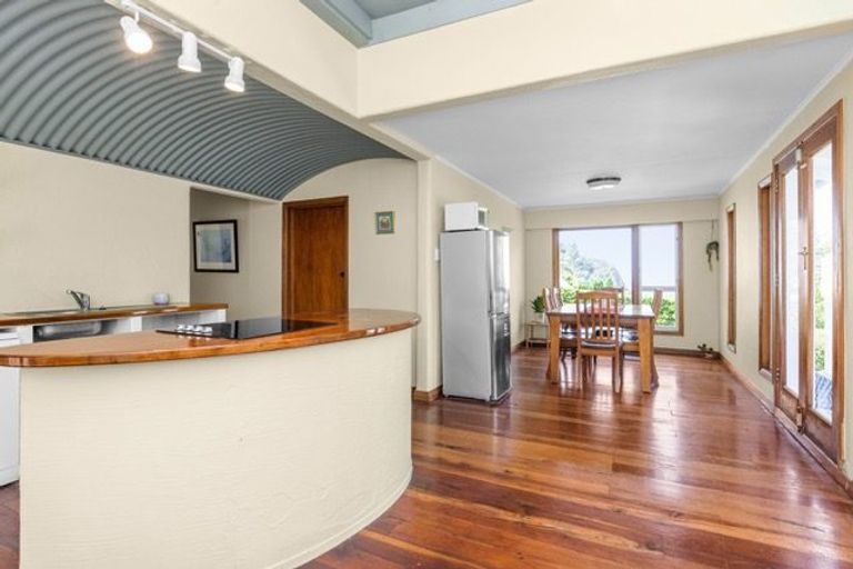 Photo of property in 26 Coote Road, Bluff Hill, Napier, 4110