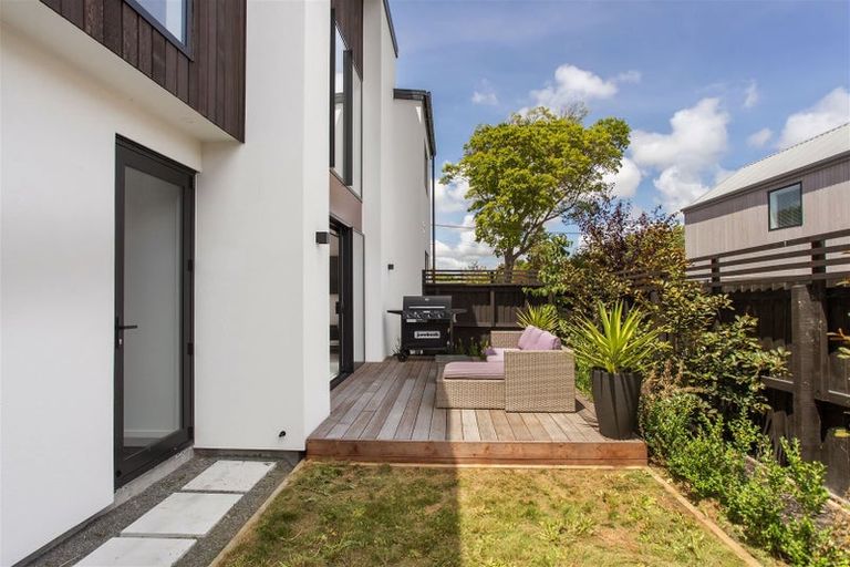 Photo of property in 2/39 Webb Street, St Albans, Christchurch, 8014