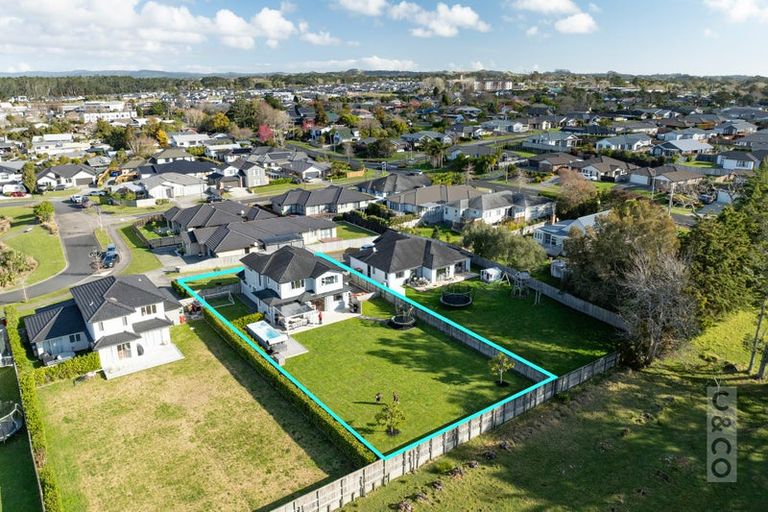 Photo of property in 11 Kahika Grove, Huapai, Kumeu, 0810