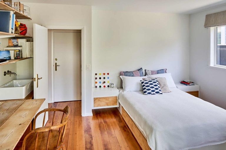 Photo of property in 15 Konini Street, Eastbourne, Lower Hutt, 5013