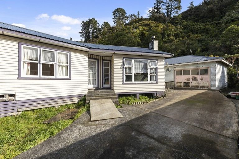 Photo of property in 56 Sunny Grove, Wainuiomata, Lower Hutt, 5014