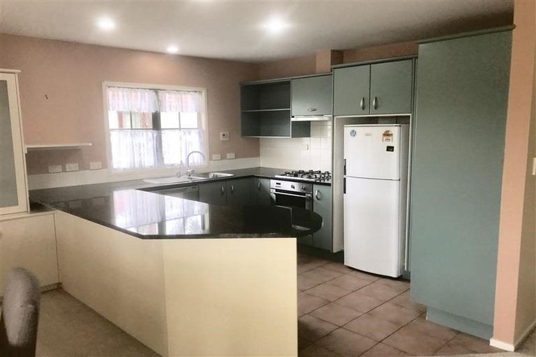 Photo of property in 28 Parkwood Crescent, Gulf Harbour, Whangaparaoa, 0930