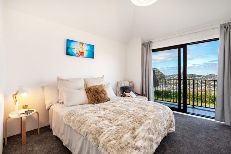 Photo of property in 11 Tamahine Street, Maupuia, Wellington, 6022