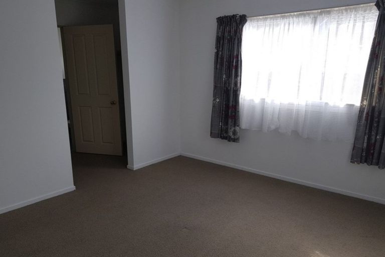 Photo of property in 35 Basra Drive, Henderson, Auckland, 0612