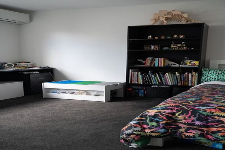 Photo of property in 1/2 Ocean View Road, Milford, Auckland, 0620