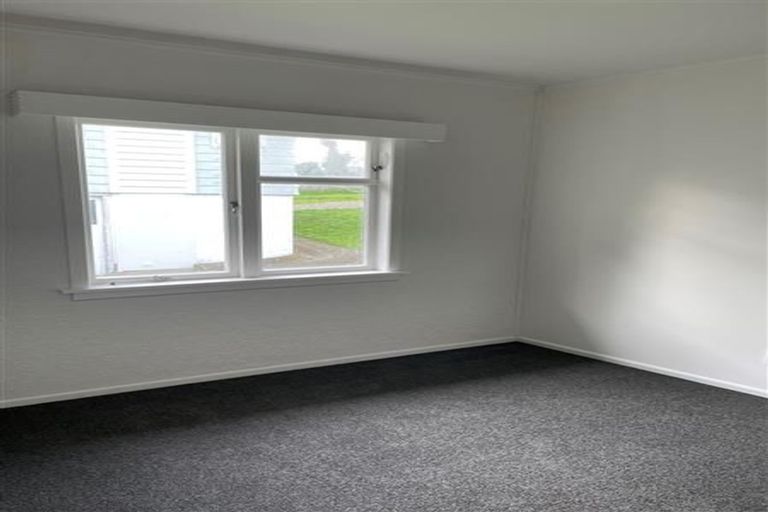 Photo of property in 64 Sherwood Avenue, Te Atatu South, Auckland, 0610