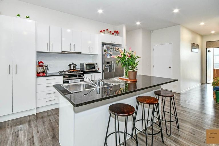 Photo of property in 13 Te Aparangi Road, Papakura, 2110