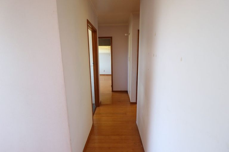 Photo of property in 11 Ellice Road, Totara Vale, Auckland, 0629