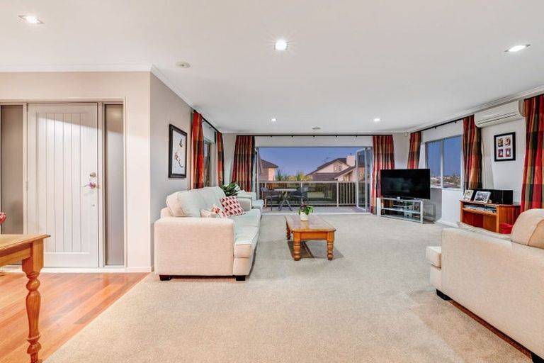 Photo of property in 63 Chesterfield Way, Orewa, 0931