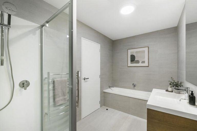 Photo of property in 1 Viridian Avenue, Rosehill, 2113