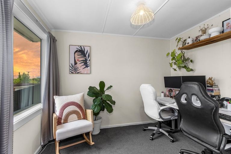 Photo of property in 24 Bournemouth Crescent, Aranui, Christchurch, 8061