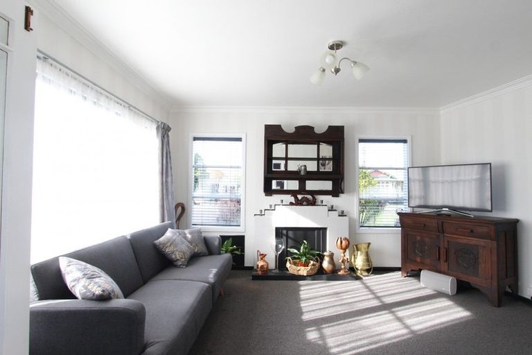 Photo of property in 12 Sedcole Street, Pahiatua, 4910