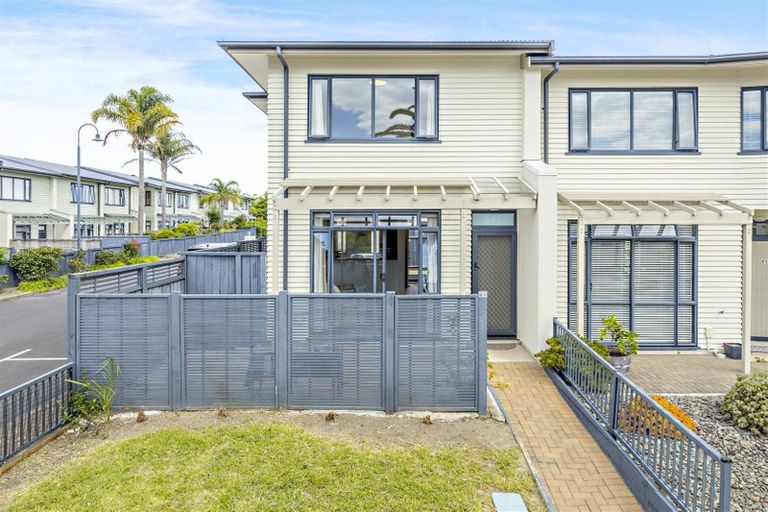 Photo of property in 40/2 Armoy Drive, East Tamaki, Auckland, 2016