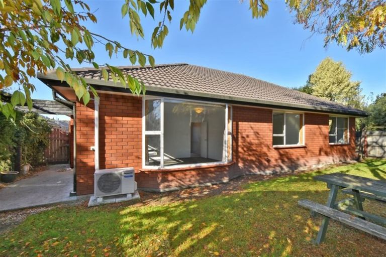 Photo of property in 2/41 Brodie Street, Ilam, Christchurch, 8041