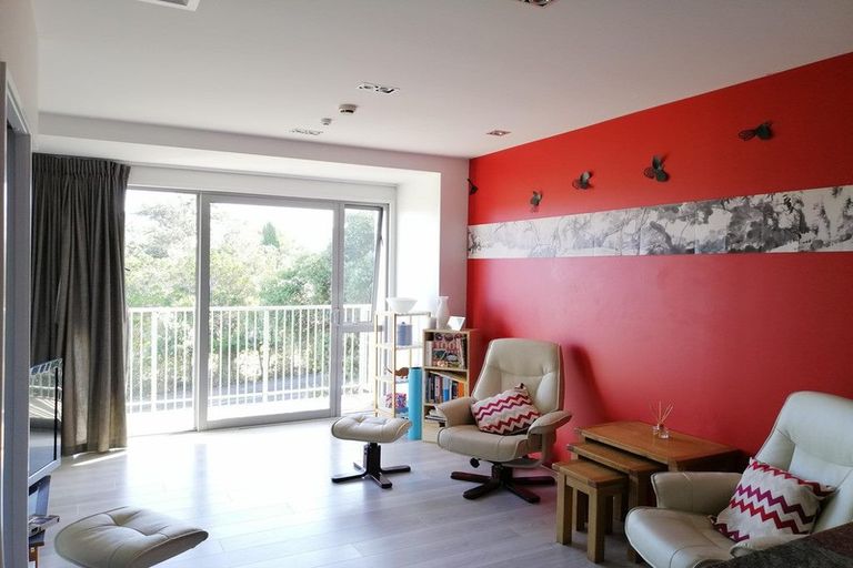 Photo of property in Shoal Haven Apartments, 308a/130 Anzac Street, Takapuna, Auckland, 0622