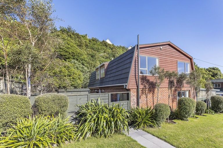 Photo of property in 85 Churton Drive, Churton Park, Wellington, 6037