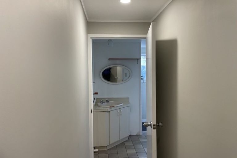 Photo of property in 25 Domain Road, Weymouth, Auckland, 2103