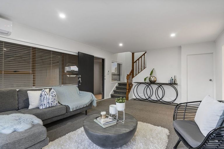 Photo of property in 61b Highland Park Drive, Highland Park, Auckland, 2010