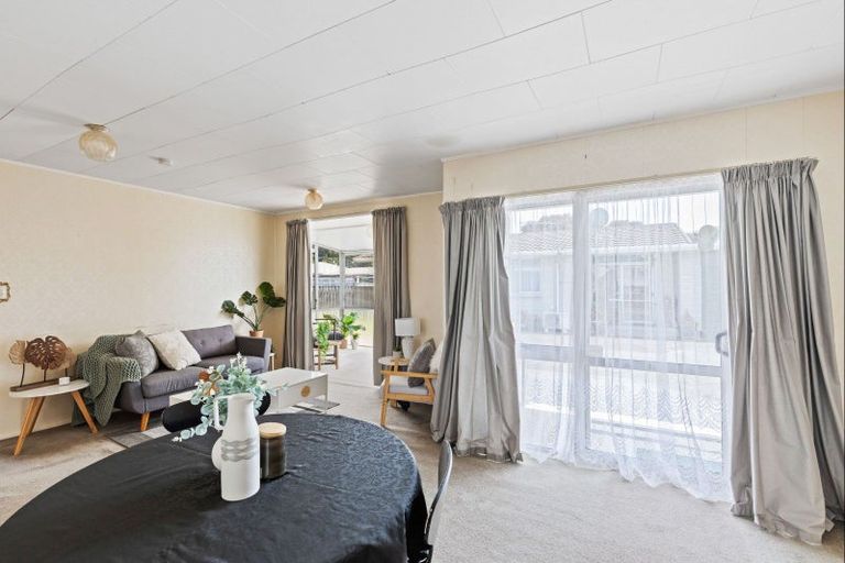 Photo of property in 2/31 Grey Street, Waitara, 4320