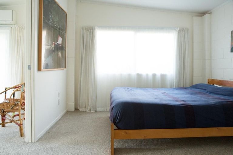 Photo of property in 14 Riverview Road, New Lynn, Auckland, 0600