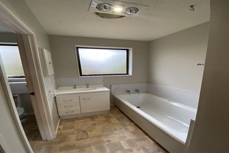 Photo of property in 39 Dunbarton Street, Redwood, Christchurch, 8051