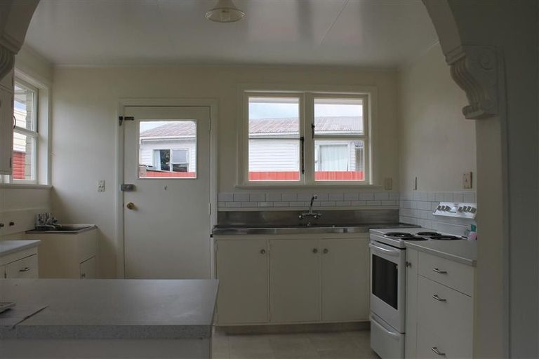 Photo of property in 63b Oregon Drive, Maoribank, Upper Hutt, 5018