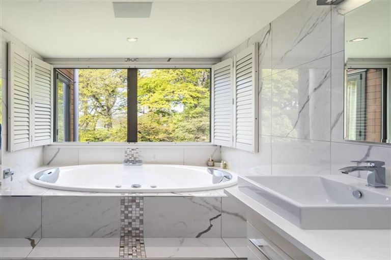 Photo of property in 4 Millbank Lane, Merivale, Christchurch, 8014