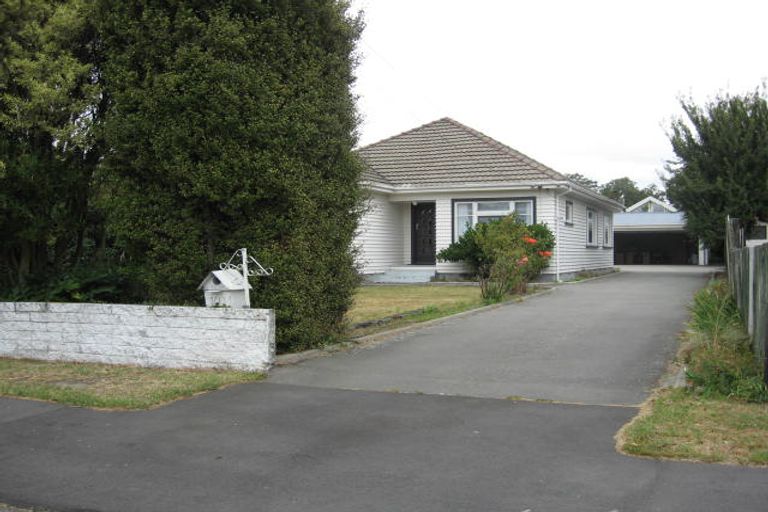 Photo of property in 100 Suva Street, Upper Riccarton, Christchurch, 8041