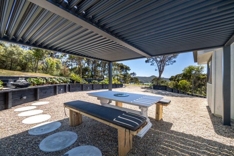 Photo of property in 77 Te Wahapu Road, Russell, 0272