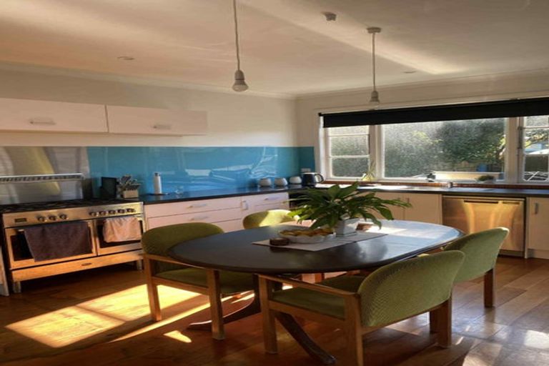 Photo of property in 25 Liverpool Street, Takaro, Palmerston North, 4412