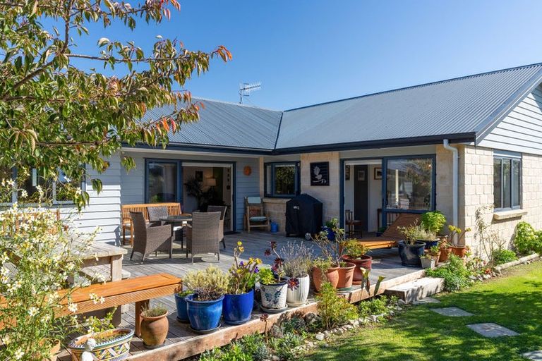 Photo of property in 6 Karlos Lane, Levin, 5510