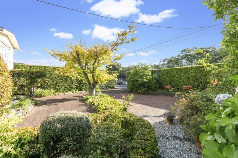 Photo of property in 63 Forrest Hill Road, Milford, Auckland, 0620