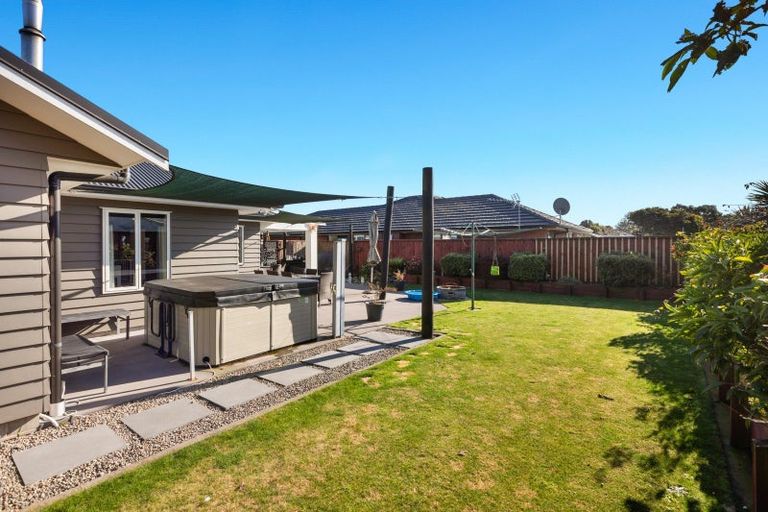 Photo of property in 22 Dreaver Drive, Waitara, 4320