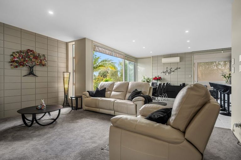 Photo of property in 67 Kittiwake Drive, Schnapper Rock, Auckland, 0632