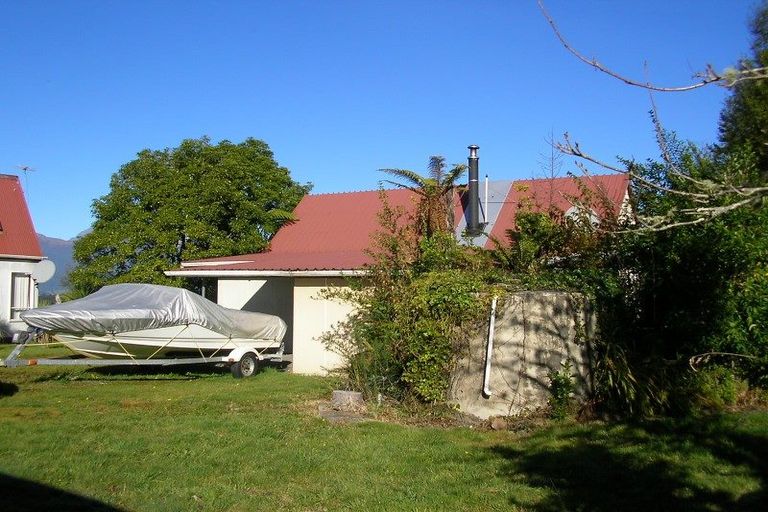 Photo of property in 20 Johns Road, Moana, 7872
