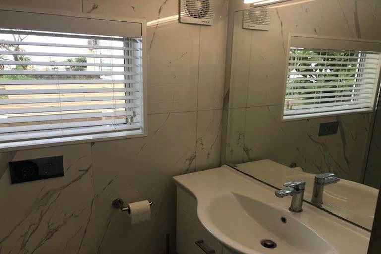 Photo of property in 57 Milford Road, Milford, Auckland, 0620