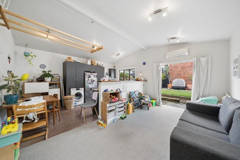 Photo of property in 14 Emmett Street, Newtown, Wellington, 6021