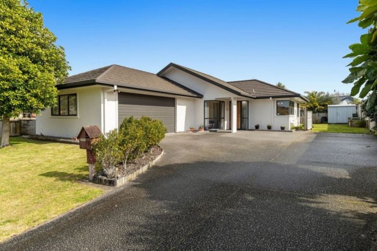 Photo of property in 8 Kestrel Avenue, Welcome Bay, Tauranga, 3112