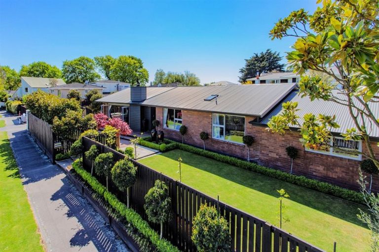 Photo of property in 2 Guinness Crescent, Ilam, Christchurch, 8041