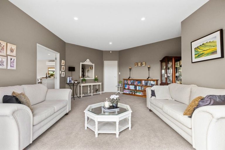 Photo of property in 12 Washington Place, Havelock North, 4130