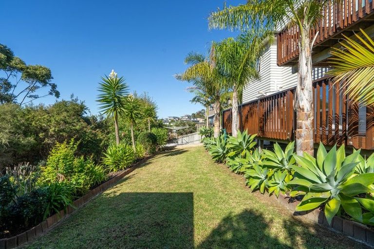 Photo of property in 5 Bintulu Place, Fairview Heights, Auckland, 0632