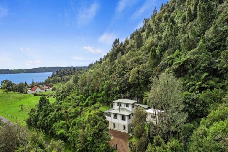 Photo of property in 29 Lake Okataina Road, Lake Okataina, Rotorua, 3074