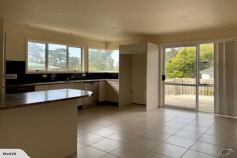 Photo of property in 52 Ennis Avenue, Pakuranga Heights, Auckland, 2010