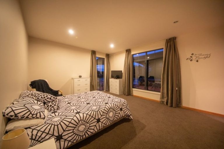Photo of property in 51 Tutakarae Road, Kelvin Grove, Palmerston North, 4470