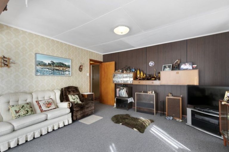 Photo of property in 34 Peel Place, Wainuiomata, Lower Hutt, 5014