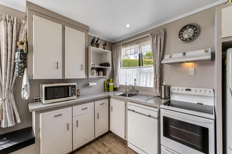 Photo of property in 16 Tomkins Street, Green Island, Dunedin, 9018