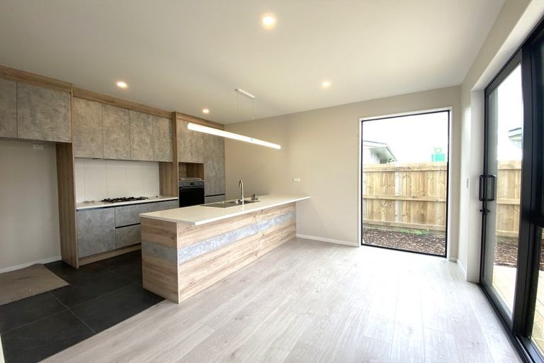 Photo of property in 47a Bruce Mclaren Road, Henderson, Auckland, 0612