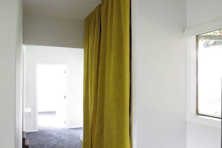 Photo of property in 40a Moana Road, Kelburn, Wellington, 6012